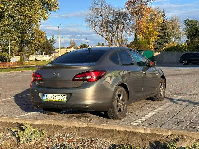 Opel Astra J facelifting 2016 — zdjęcie 23