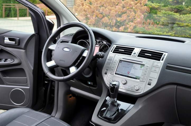 Ford Kuga I 2011 — zdjęcie 25