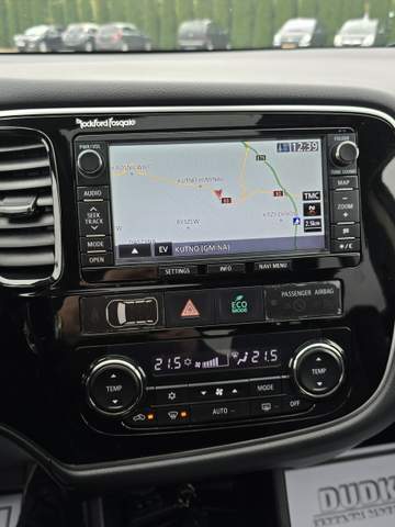 Mitsubishi Outlander III facelifting 2014 — zdjęcie 34
