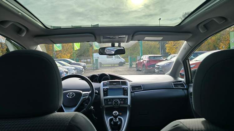 Toyota Verso I facelifting 2014 — zdjęcie 12