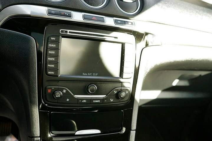 Ford S-MAX I facelifting 2012 — zdjęcie 18