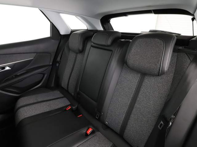 Peugeot 3008 II 2017 — zdjęcie 17