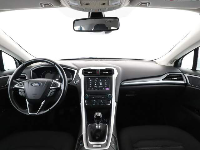 Ford Mondeo V 2018 — zdjęcie 15