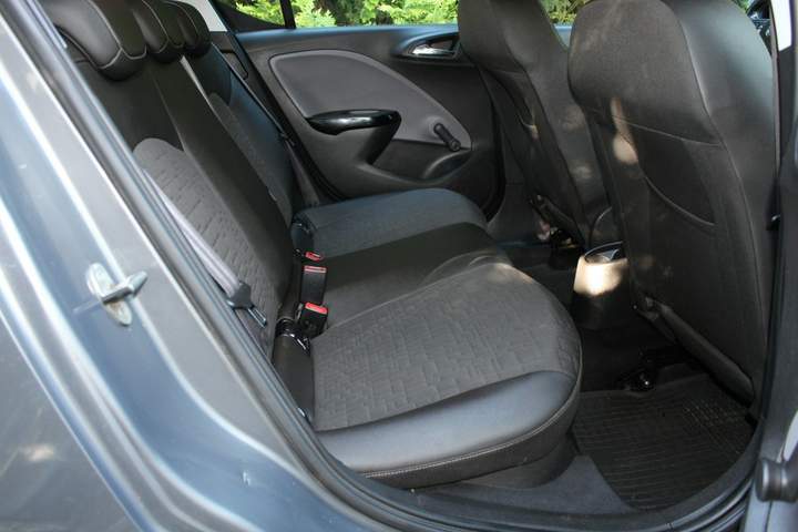 Opel Corsa E 2015 — zdjęcie 17