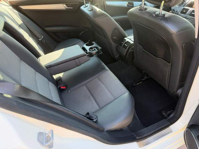 Mercedes-Benz C-Klasa III (W204) 2009 — zdjęcie 13