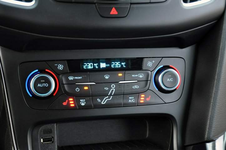 Ford Focus III facelifting 2015 — zdjęcie 32