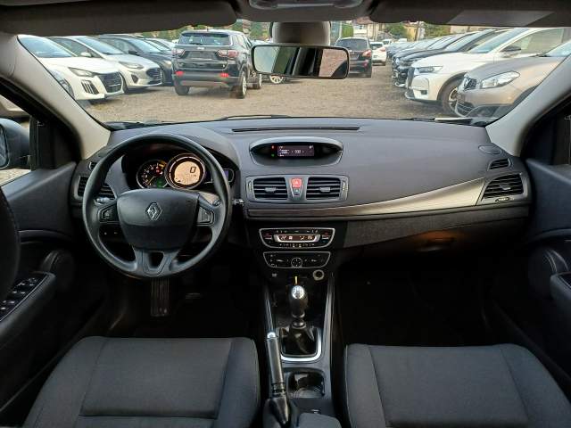 Renault Megane III 2011 — zdjęcie 19