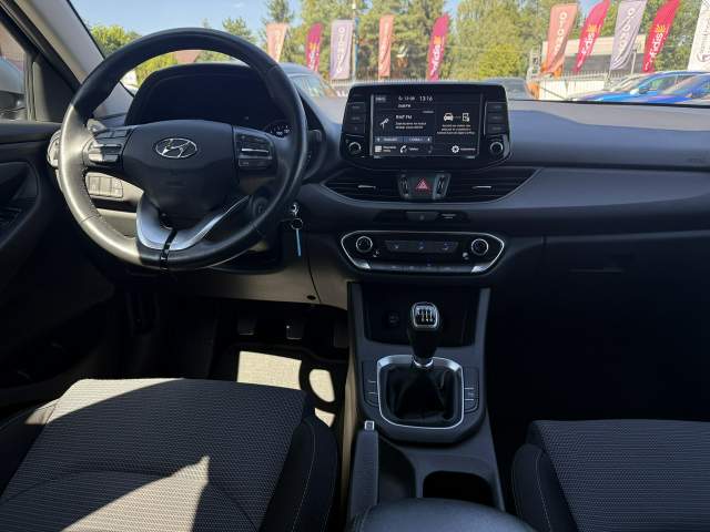Hyundai i30 III facelifting 2 2022 — zdjęcie 12