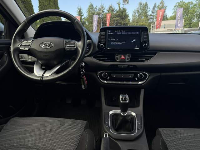 Hyundai i30 III facelifting 2 2022 — zdjęcie 13