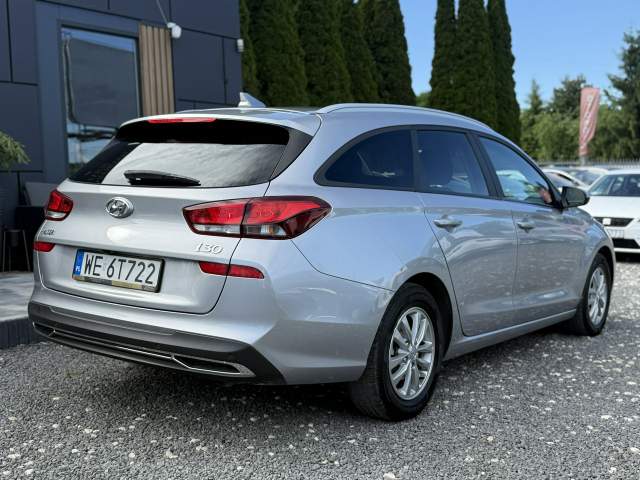 Hyundai i30 III facelifting 2 2022 — zdjęcie 9