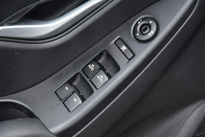 Hyundai ix20 I facelifting 2018 — zdjęcie 30