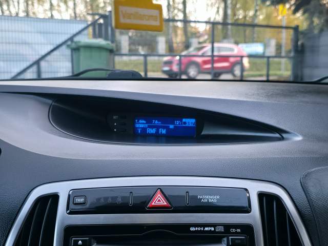 Hyundai i20 I facelifting 2013 — zdjęcie 14