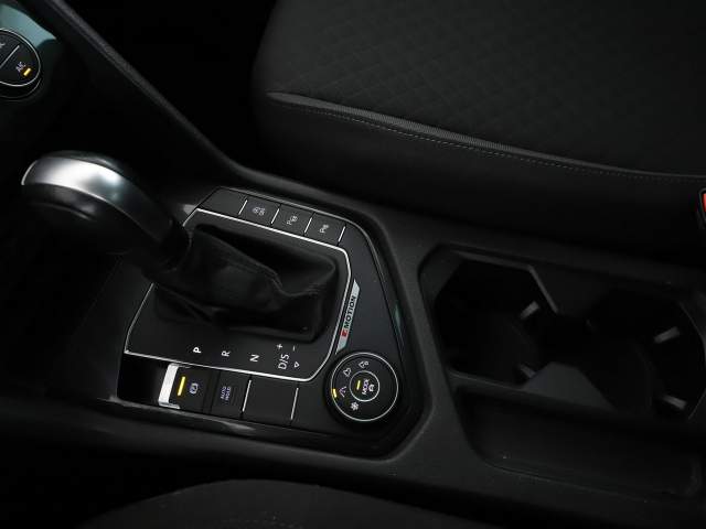 Volkswagen Tiguan II 2019 — zdjęcie 31