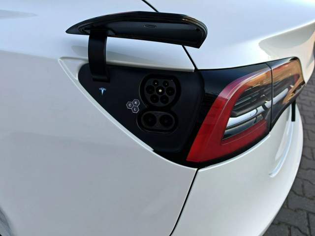 Tesla Model 3 I 2023 — zdjęcie 18