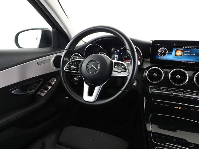 Mercedes-Benz C-Klasa IV (W205) facelifting 2018 — zdjęcie 16