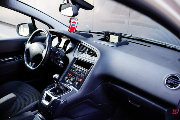 Peugeot 5008 I facelifting 2014 — zdjęcie 32