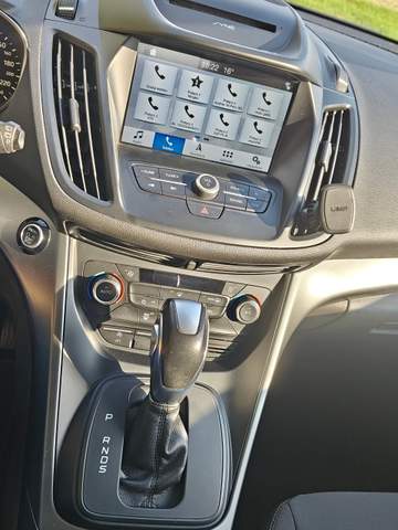 Ford Kuga II facelifting 2019 — zdjęcie 19
