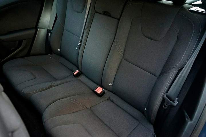 Volvo V40 II 2015 — zdjęcie 20