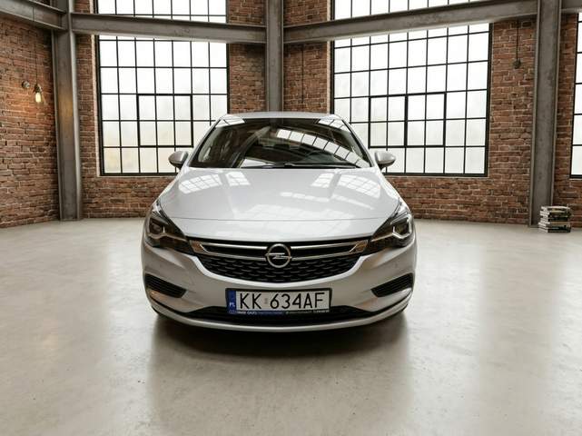 Opel Astra K 2019 — zdjęcie 2