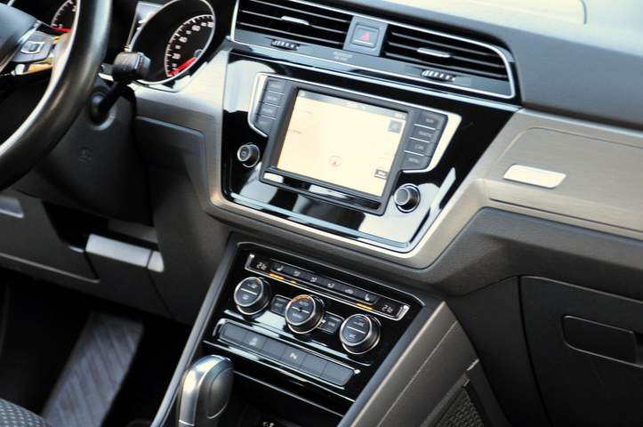 Volkswagen Touran II 2017 — zdjęcie 27