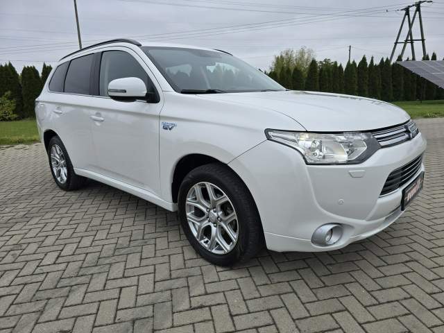 Mitsubishi Outlander III facelifting 2014 — zdjęcie 3