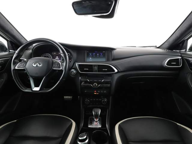 Infiniti Q30 2018 — zdjęcie 15
