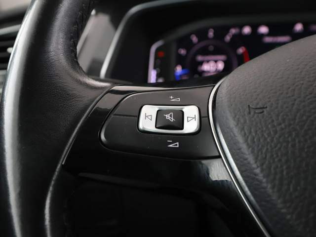 Volkswagen Tiguan II 2019 — zdjęcie 34