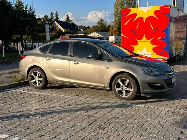 Opel Astra J facelifting 2016 — zdjęcie 18