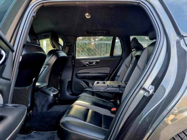 Volvo V60 II 2019 — zdjęcie 11