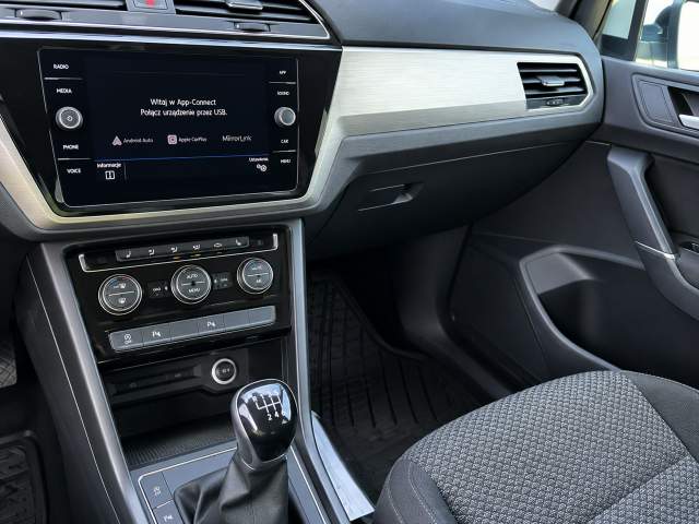 Volkswagen Touran II 2021 — zdjęcie 10