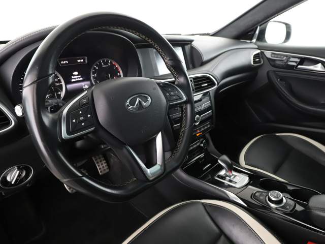 Infiniti Q30 2018 — zdjęcie 14
