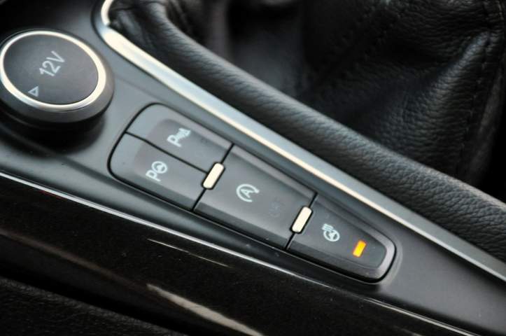 Ford Focus III facelifting 2015 — zdjęcie 35