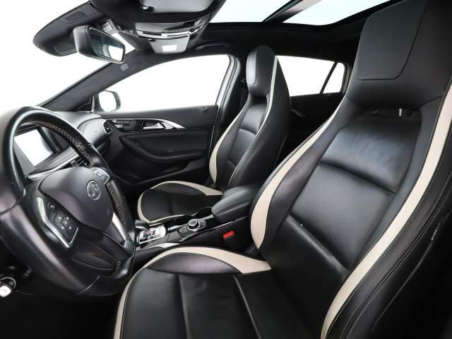 Infiniti Q30 2018 — zdjęcie 13
