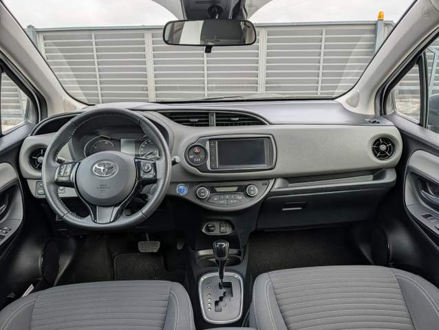 Toyota Yaris IV 2020 — zdjęcie 20