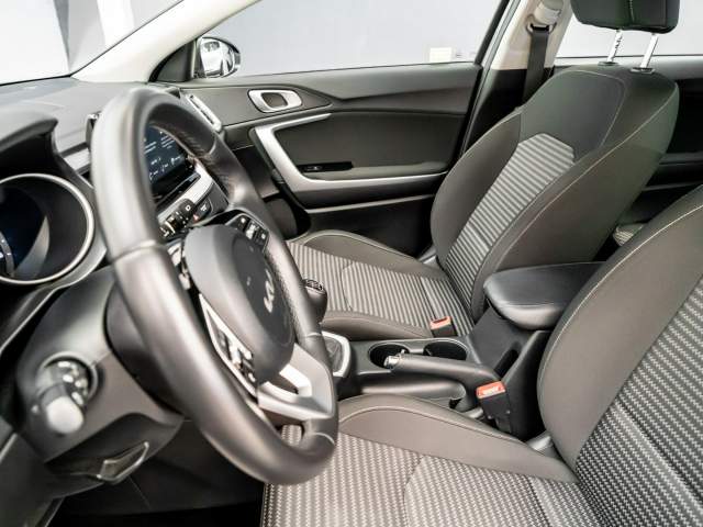 Kia Ceed III facelifting 2024 — zdjęcie 21