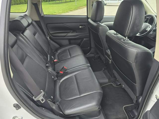Mitsubishi Outlander III facelifting 2014 — zdjęcie 24