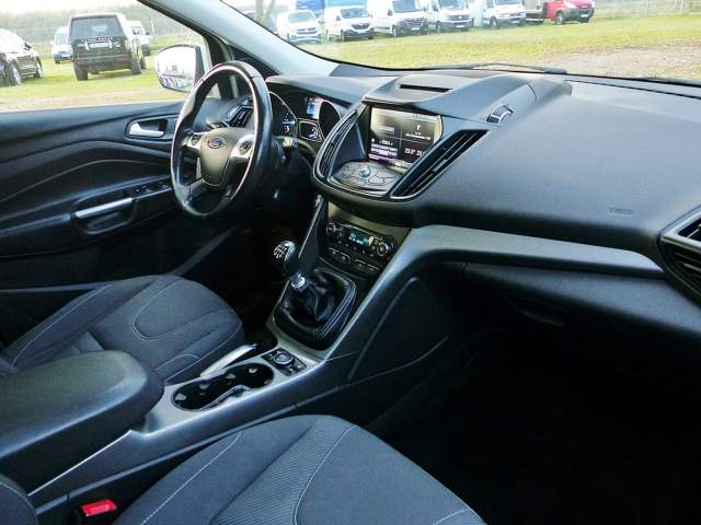 Ford Kuga II facelifting 2016 — zdjęcie 25