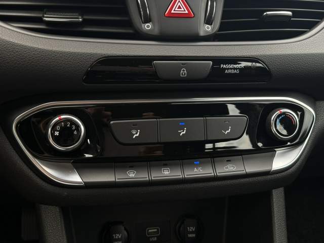 Hyundai i30 III facelifting 2 2021 — zdjęcie 23
