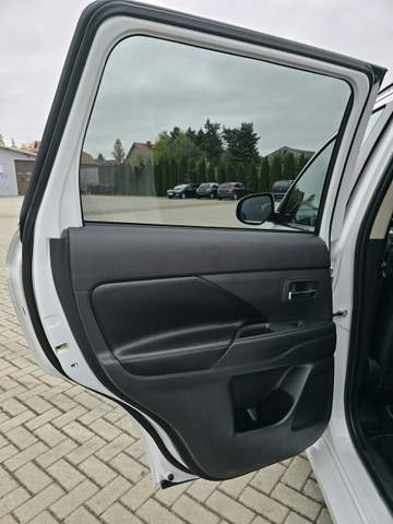Mitsubishi Outlander III facelifting 2014 — zdjęcie 18