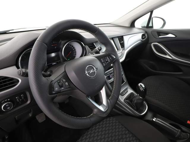 Opel Astra K facelifting 2020 — zdjęcie 14