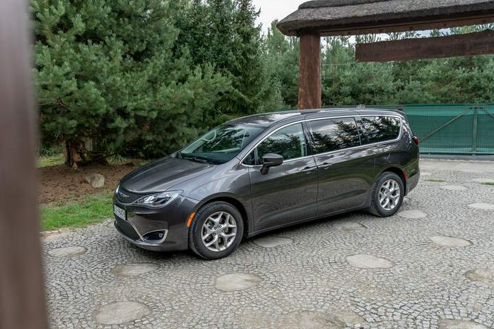 Chrysler Pacifica RU 2019 — zdjęcie 21