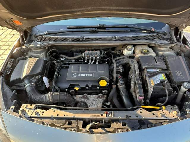 Opel Astra J facelifting 2016 — zdjęcie 33