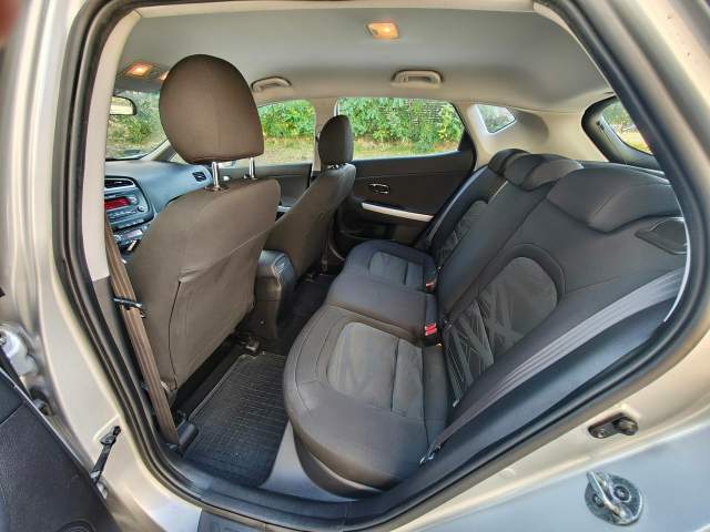 Kia Ceed II 2014 — zdjęcie 17