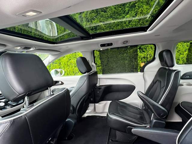 Chrysler Pacifica RU facelifting 2022 — zdjęcie 12