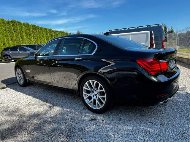 BMW 7 serii V (F01/F02/F04) 2011 — zdjęcie 2