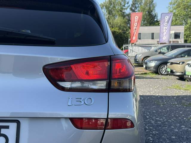 Hyundai i30 III facelifting 2 2022 — zdjęcie 9