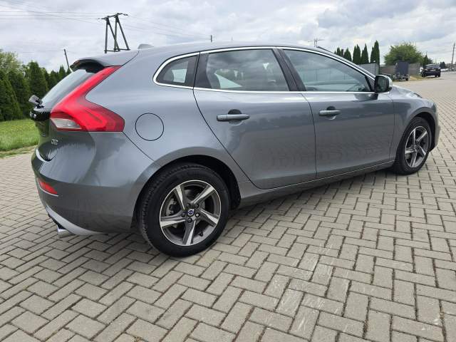 Volvo V40 II 2015 — zdjęcie 10