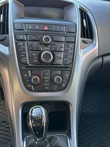 Opel Astra J facelifting 2016 — zdjęcie 14