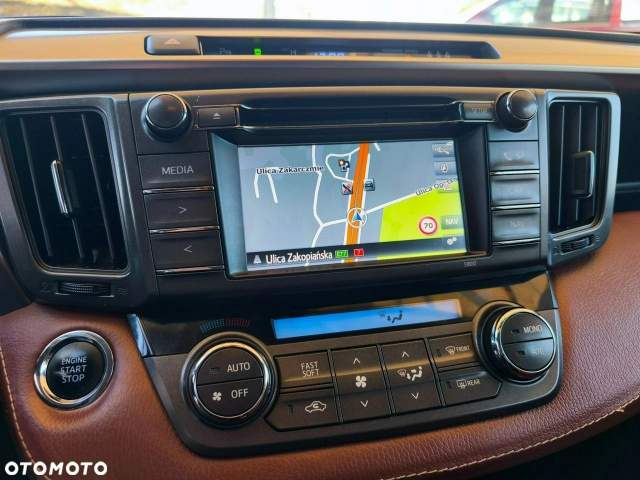 Toyota RAV4 IV (XA40) 2015 — zdjęcie 17