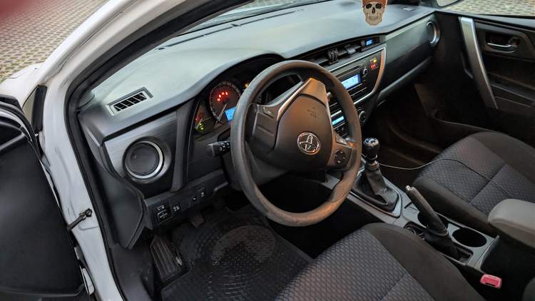 Toyota Auris II facelifting 2015 — zdjęcie 7